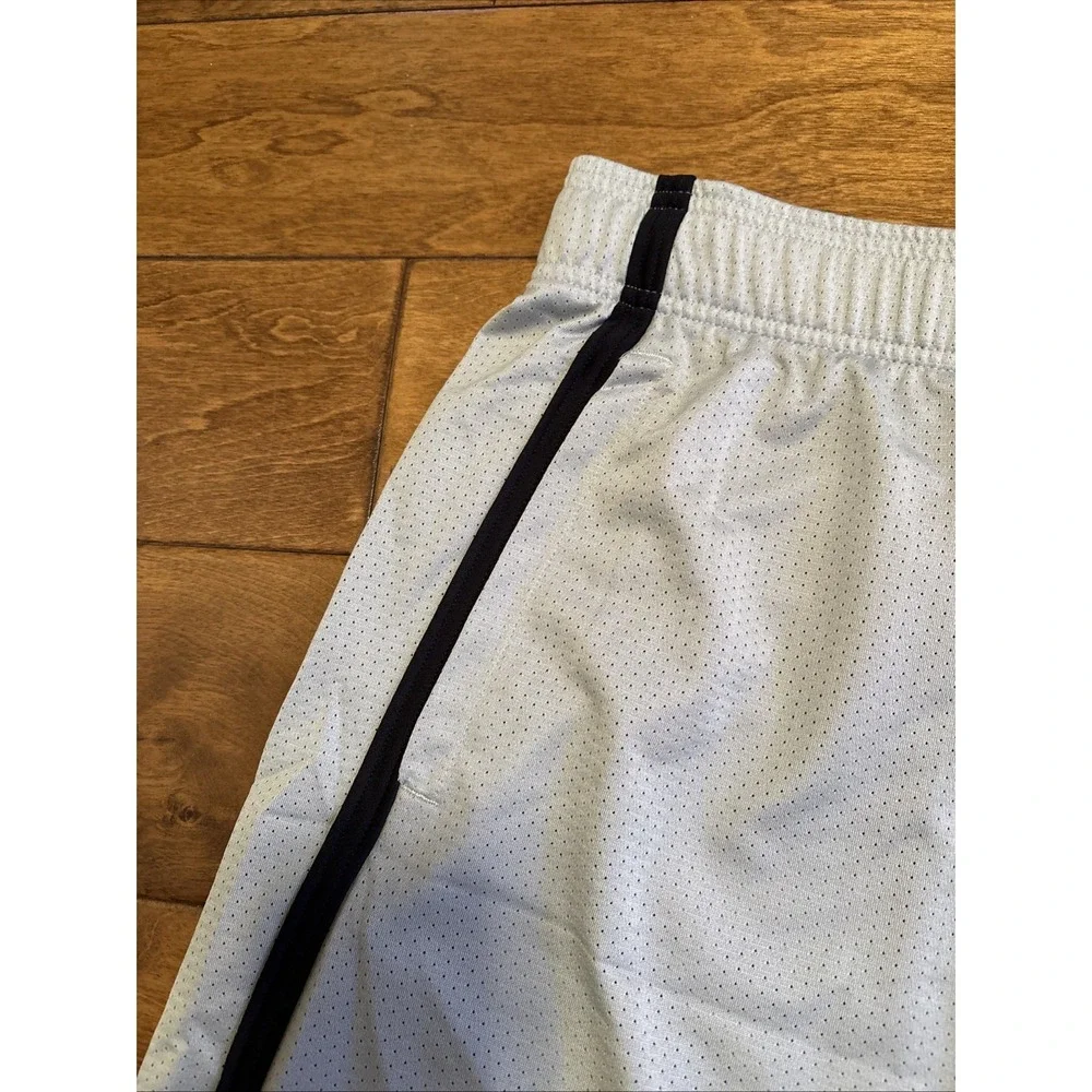 Under Armour Men's Shorts Elevated Knit Sz 2XL Gray Black 1384044-011 Pockets